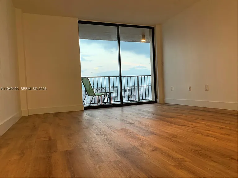 16751 NE 9th Ave — Photo 10