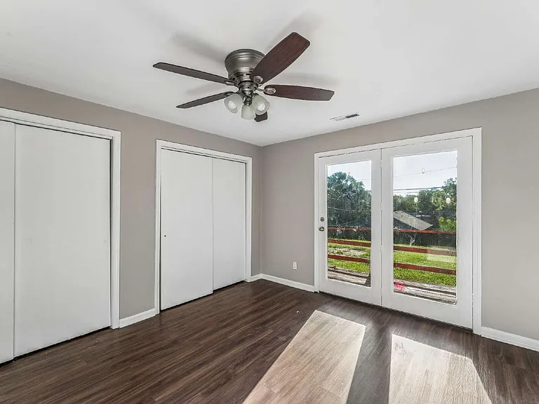 804 Pine St — Photo 16