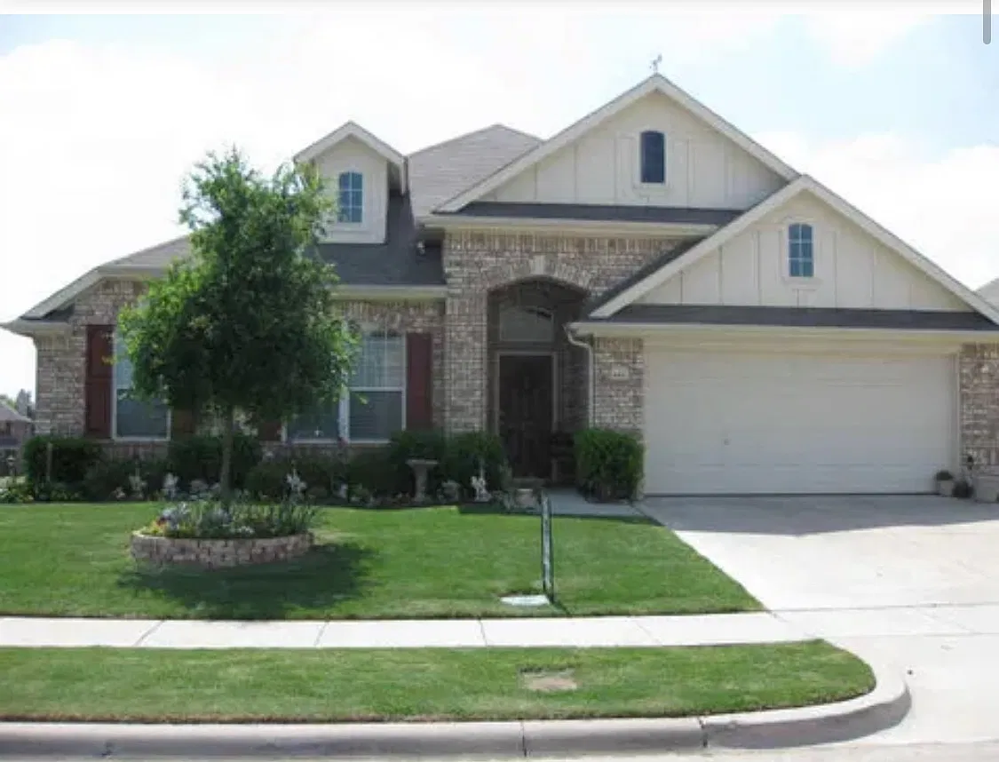 9314 Water Bend Dr — Photo 1