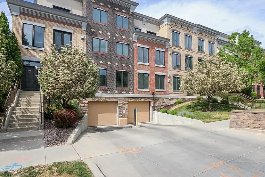 2 bed, 2170 sqft, $3,000 — Photo 2