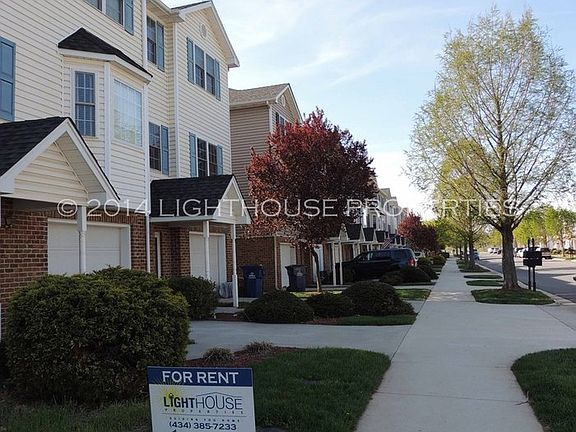 3rd image of 703 Wyndhurst Dr