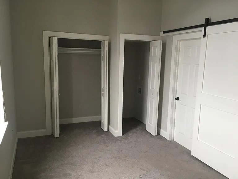 238 N George St #306 — Photo 12