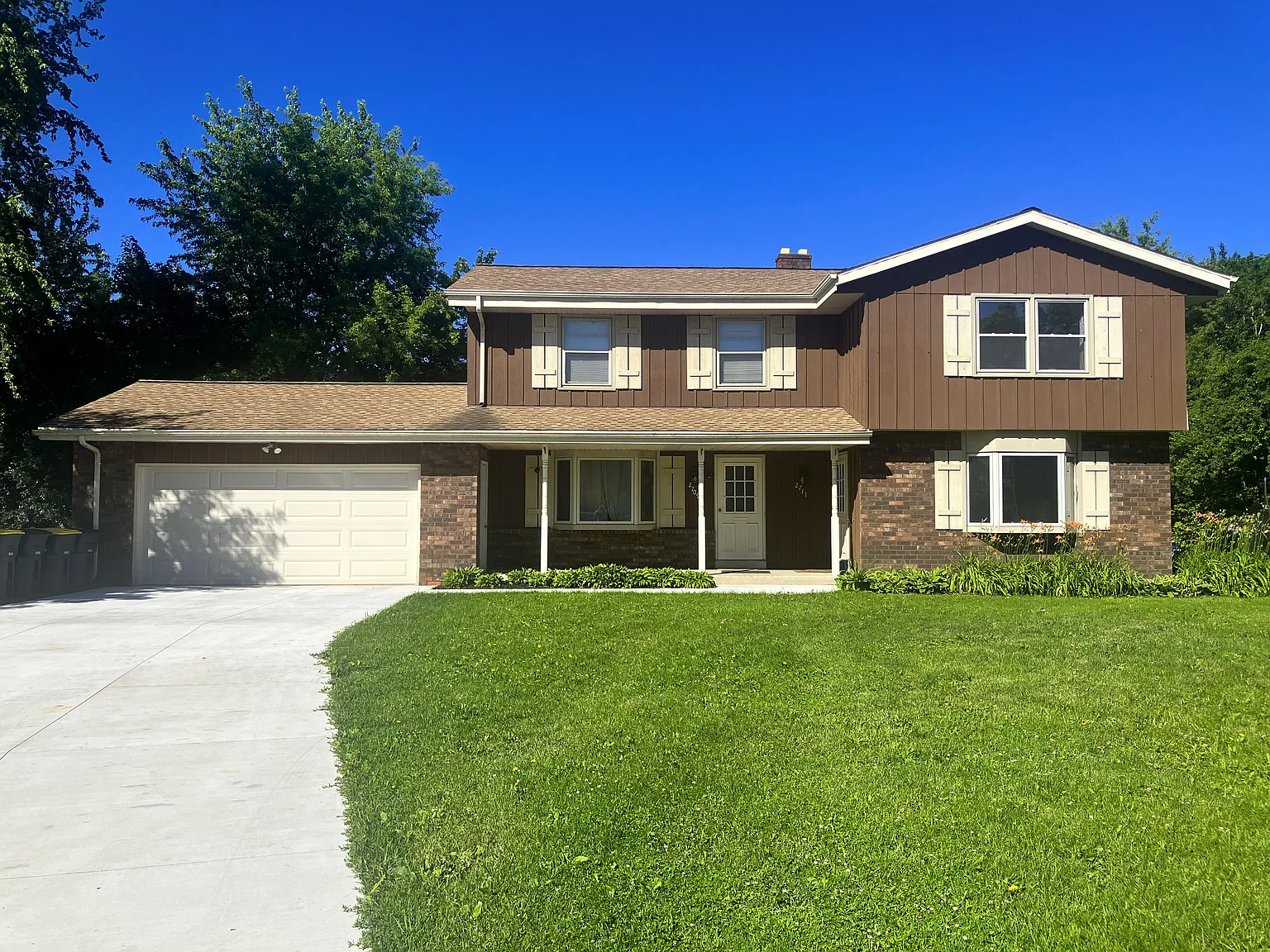 3 bed, 1.5 bath, 1250 sqft, $1,850 — Photo 1