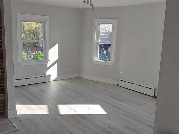 4th image of 337 Davis Ave #3
