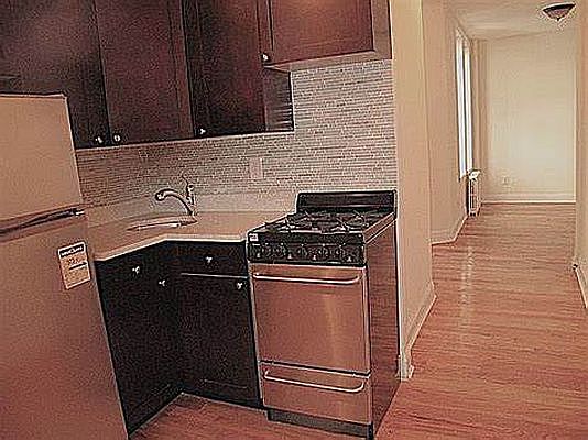 3rd image of 212 Avenue B #1