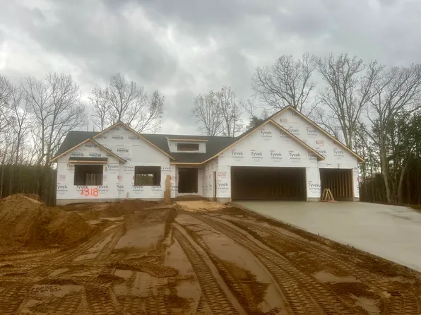 1318 Secluded Pines Dr, Sparta, MI 49345