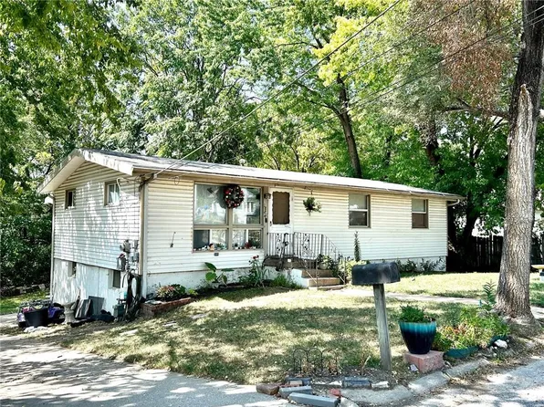 1884 S Pyle St, Kansas City, KS 66103