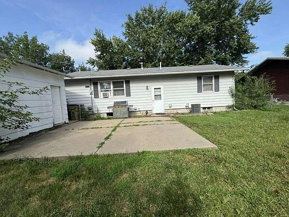 2nd image of 414 17th St