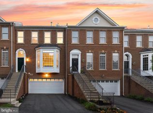 9986 Cyrandall Dr, Oakton, VA 22124