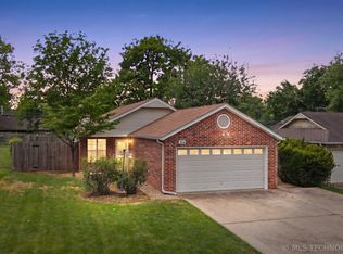 316 W Sycamore St, Coweta, OK 74429