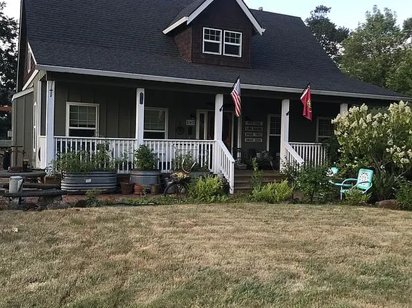 345 Garrison Dr, North Bonneville, WA 98639