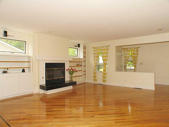 4th image of 1355 35th St