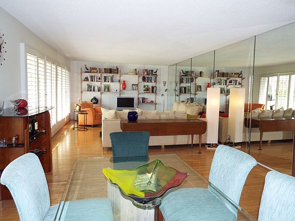3rd image of 3819 E Livingston Dr Unit 3