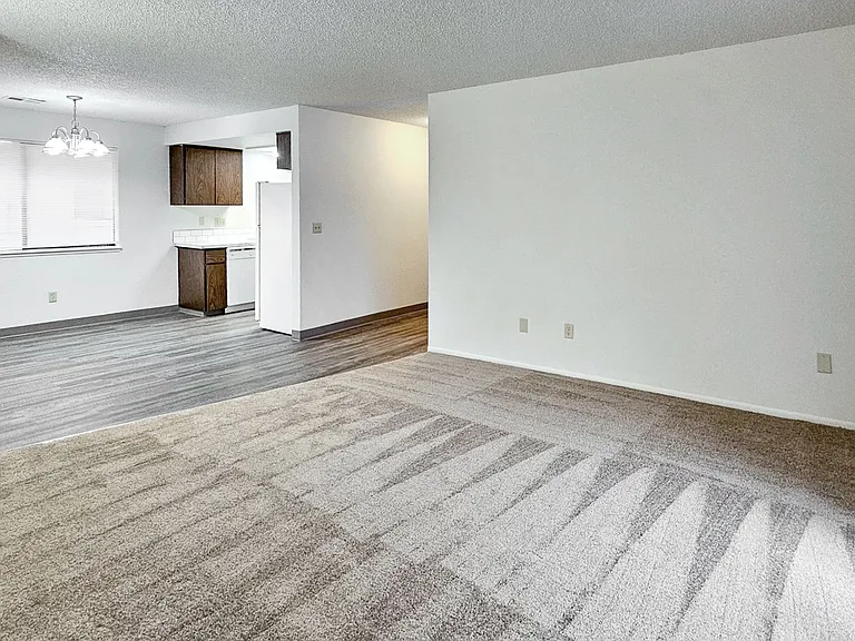 Avalon Court Apartments — Photo 52