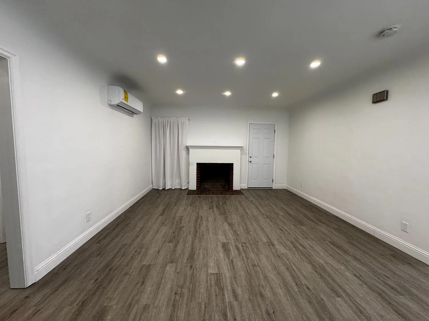 2 bed, 1086 sqft, $1,800 — Photo 3