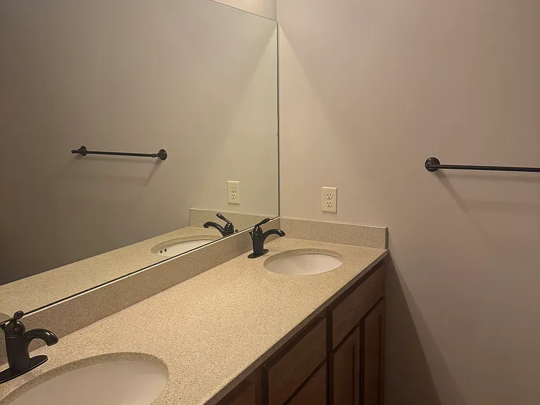 5721 Brendon Ln — Photo 10