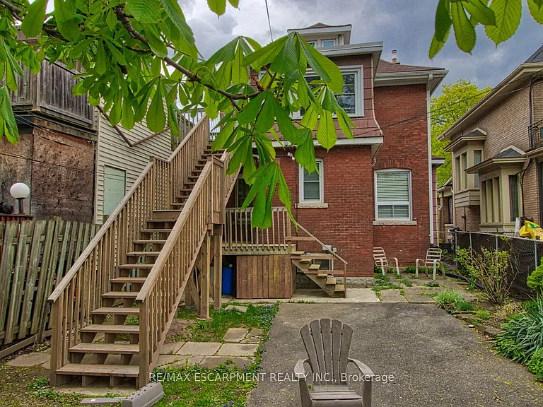 70 Spadina Ave #3 — Photo 13