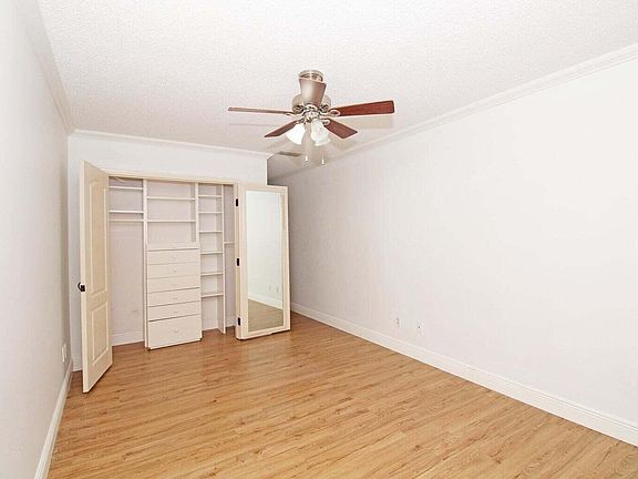 4th image of 5935 Forest Hill Boulevard #6