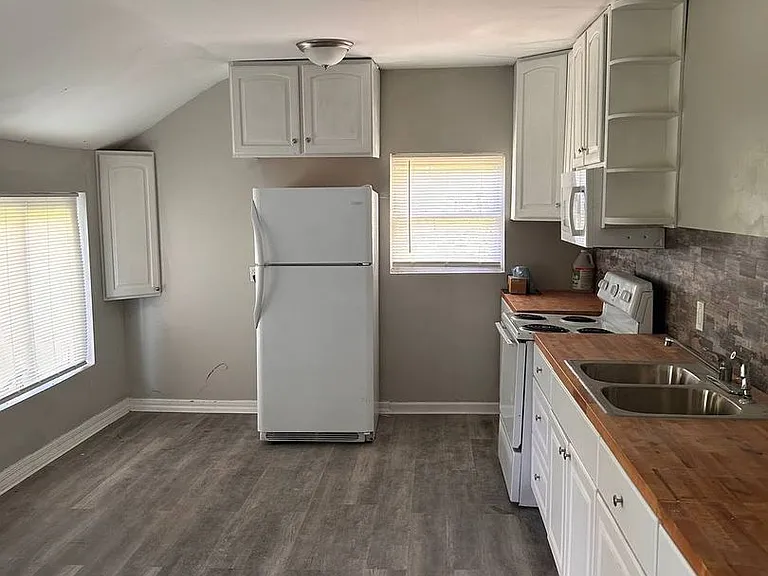 8825 Meeker Rd — Photo 18