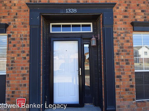 2nd image of 1328 Somerset Dr NW