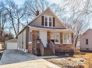 3021 Cambridge St, Des Moines, IA 50313