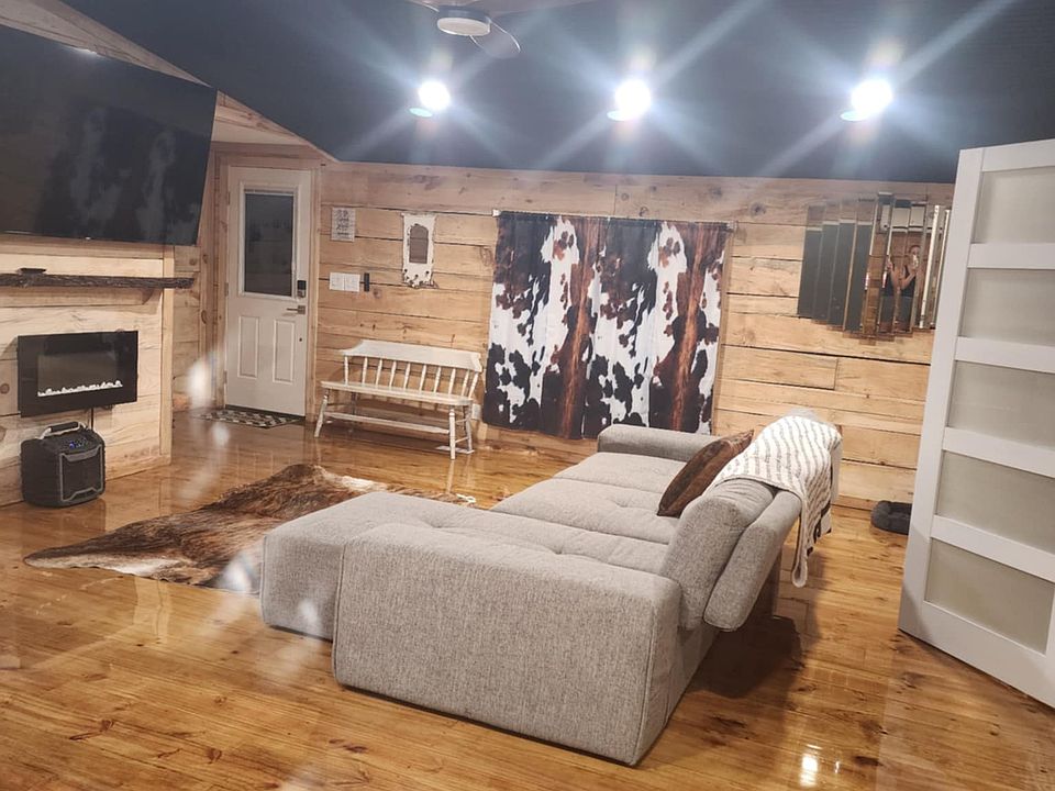 1st image of 9575 Glass Rd