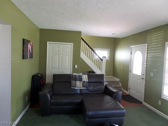 4th image of 88 Orchard Grove Ave