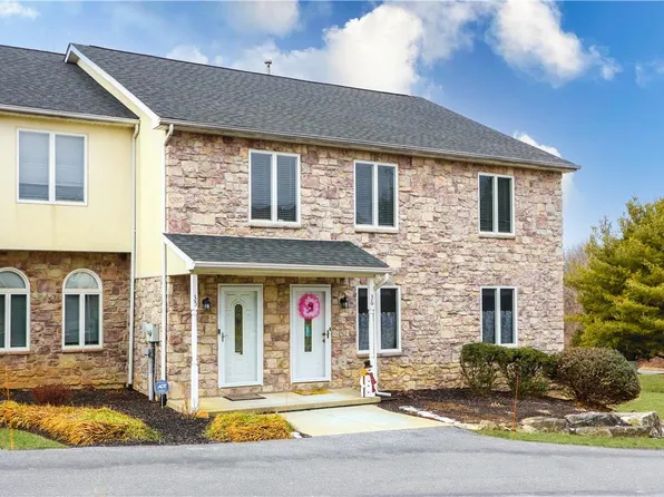 35 Chestnut Commons Ct, Easton, PA 18040