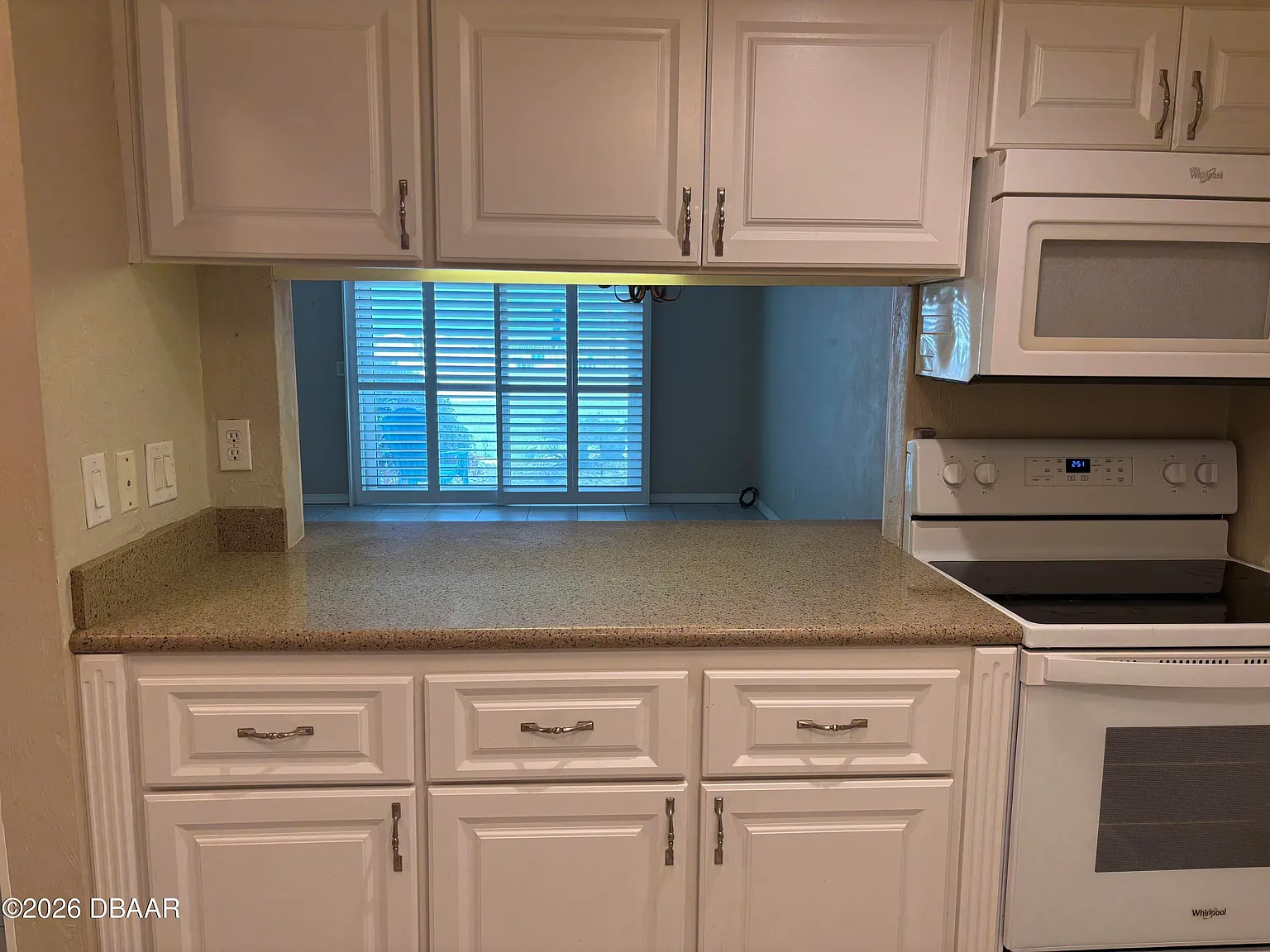 2 bed, 2.0 bath, 1884 sqft, $2,300 — Photo 4