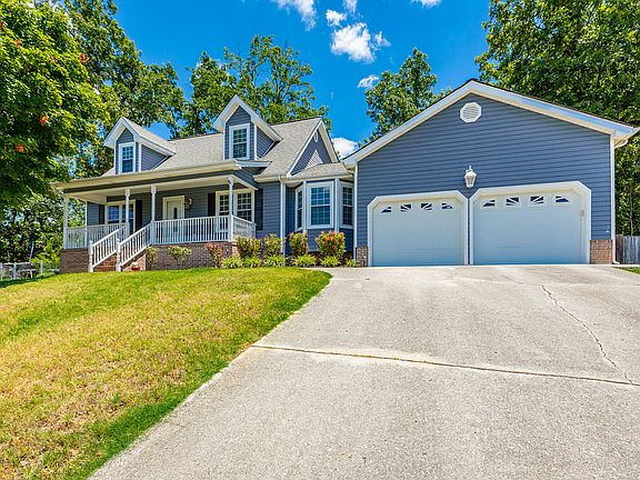 3rd image of 523 Lee Dr