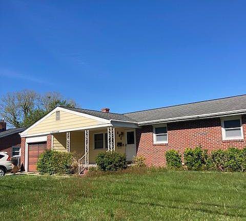 2nd image of 806 Catalina Dr