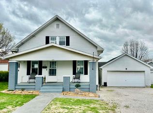 105 E 1st St, Huntingburg, IN 47542