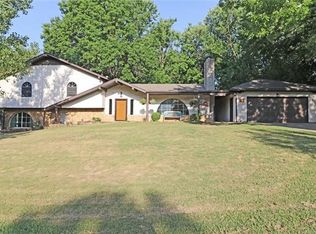 2435 Locust Rd, Bartlesville, OK 74006