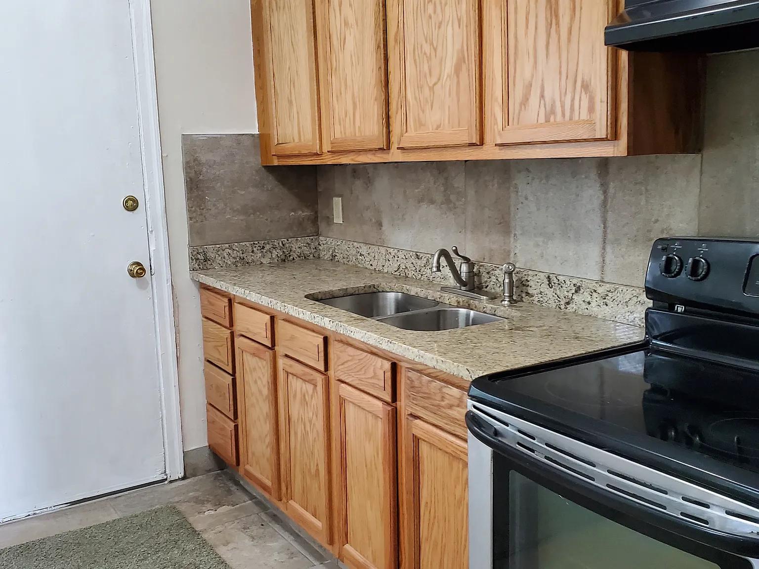 1739 Dairy Street - 1 — Photo 3