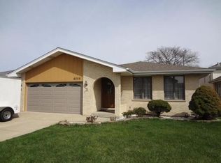 6208 W 93rd Pl, Oak Lawn, IL 60453