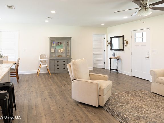 4th image of 1290 Rocky Creek Rd