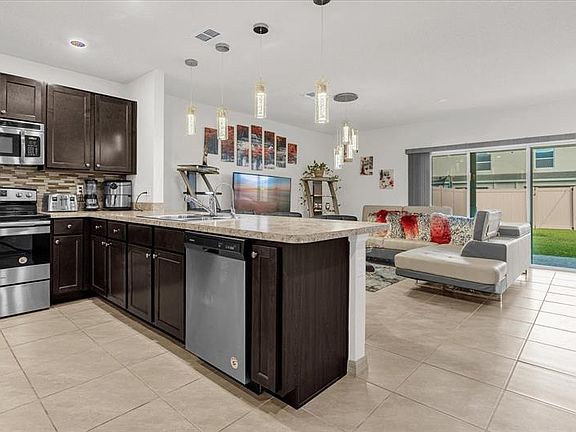 4th image of 9003 Wildflower Ln