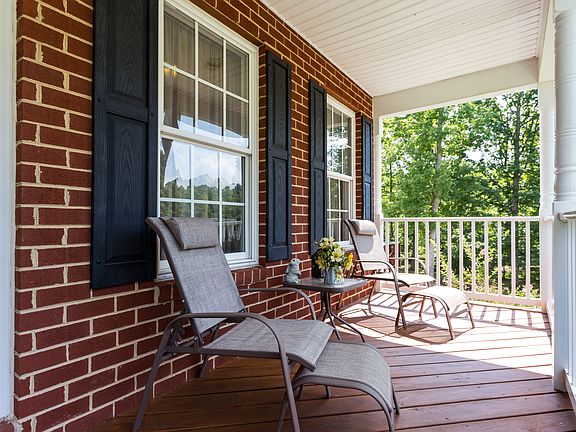 3rd image of 85 Royal Hills Dr