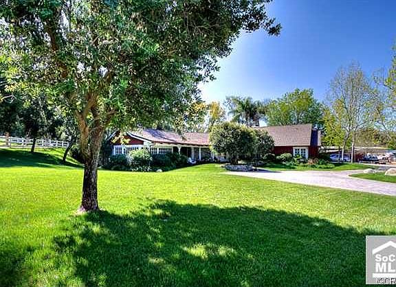 Front Grass Entrance