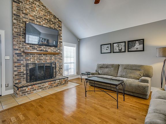 7704-standish-cir-plano-tx-High-Res-5.jpg