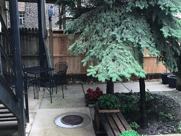 1748 N Wolcott Ave #G — Photo 16