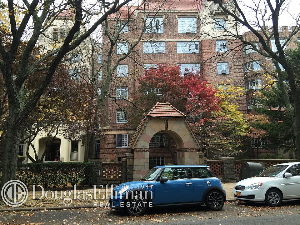 1st image of 150 Greenway Ter APT 12W