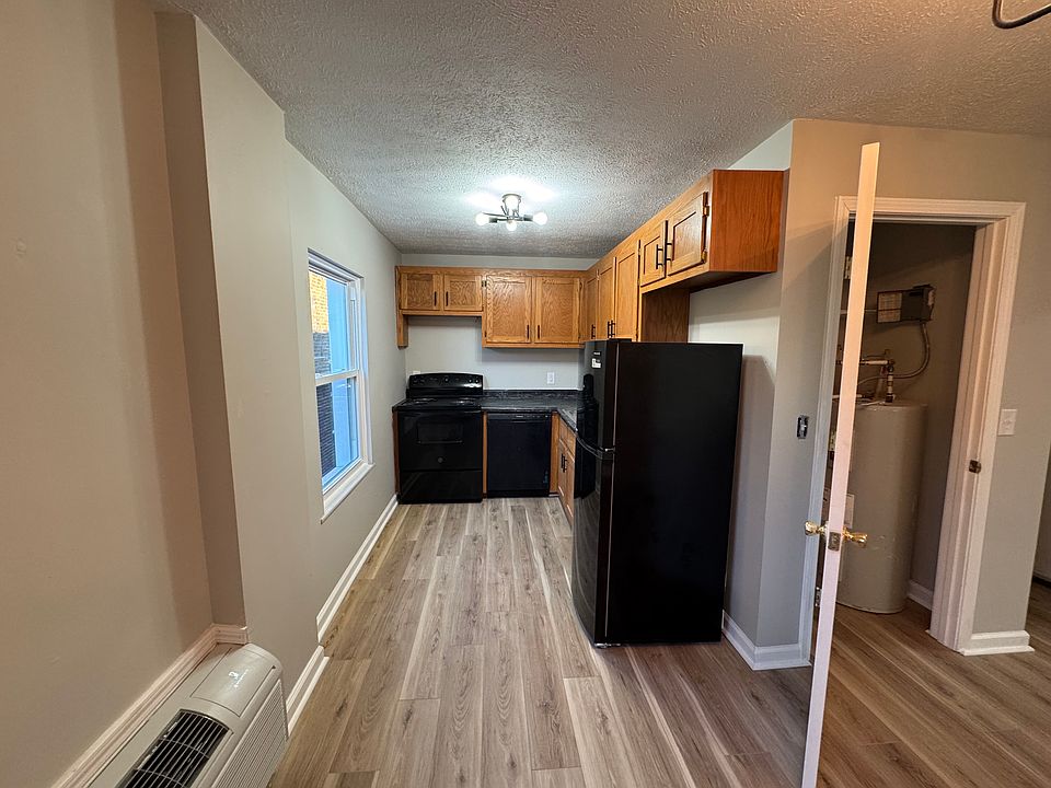 1st image of 522 N Main St #305