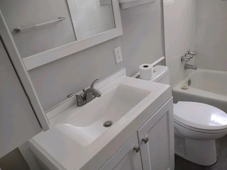 914 Staley Ave — Photo 8