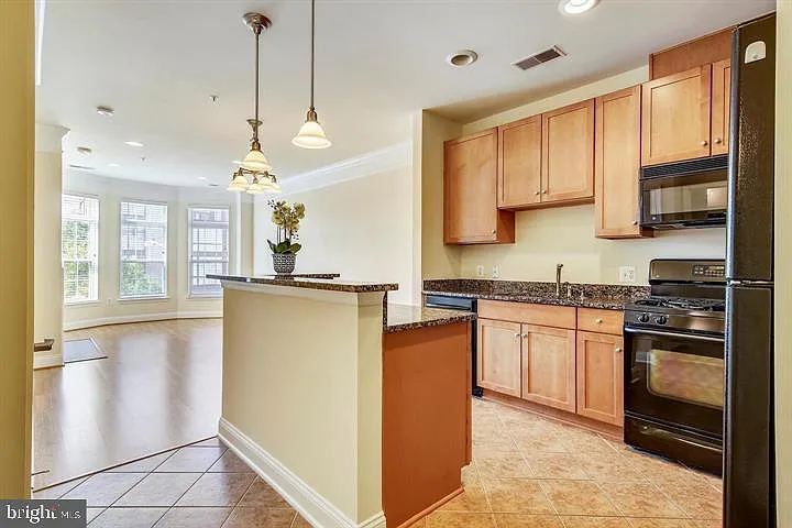 1451 Belmont St NW #212 — Photo 9