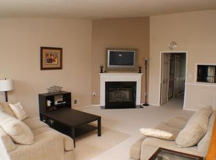 10 Edward Dr, Franklin Park, NJ 08823