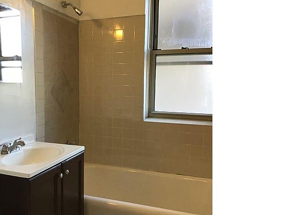 4th image of 6648 S Sacramento Ave #3