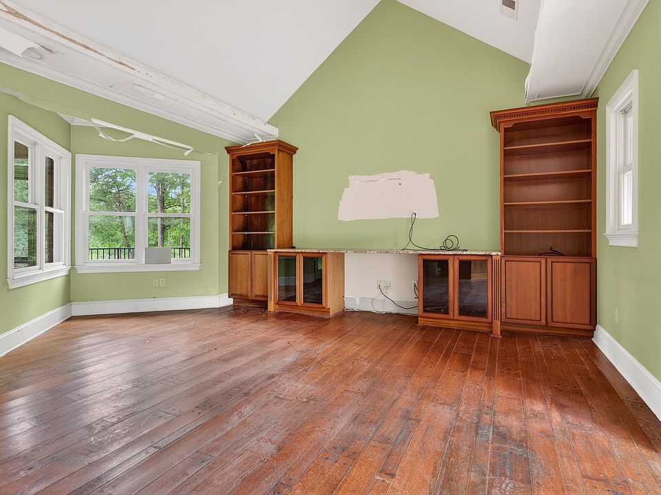13th image of 530 W Raines Rd