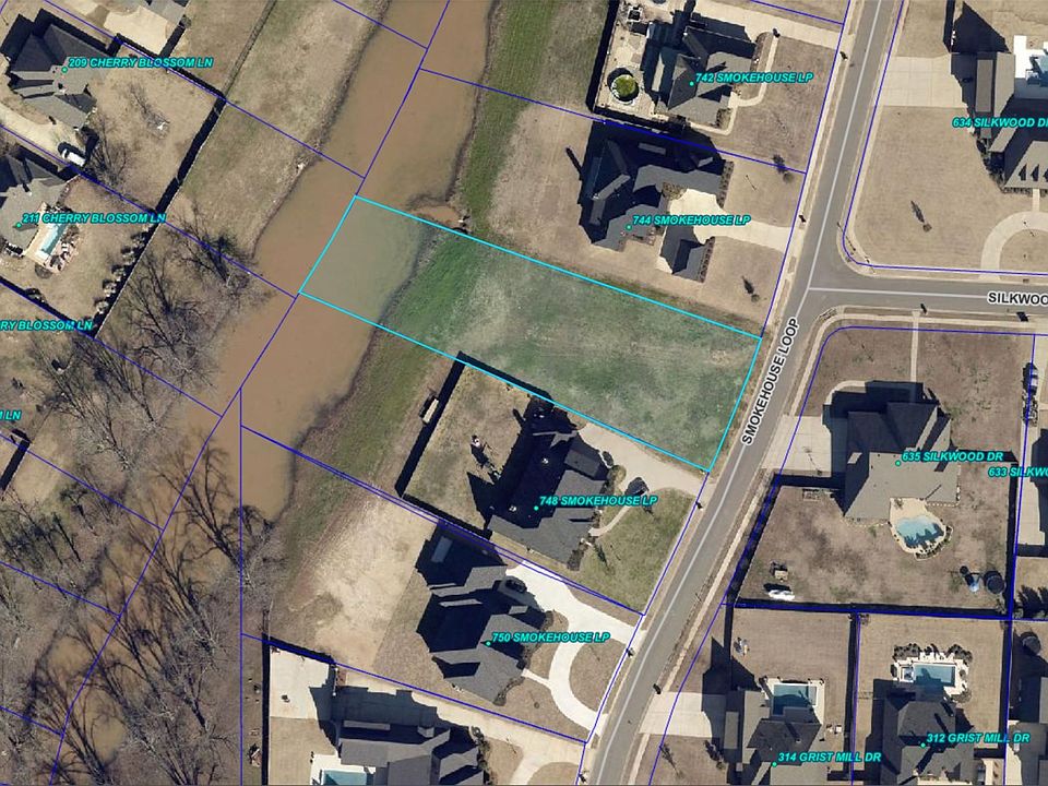 2nd image of 746 Smokehouse Loop