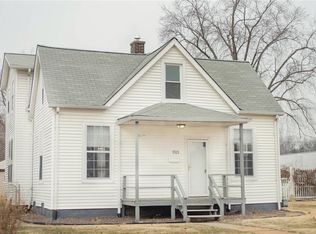 1513 N 3rd St, Saint Charles, MO 63301